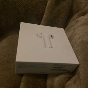 AirPods